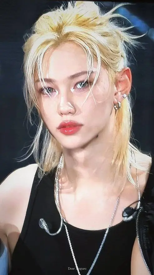 ai character: ۵⌑𝑳𝒆𝒆 𝑭𝒆𝒍𝒊𝒙⌑ও background