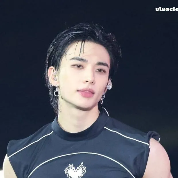 chat with ai character: ☬𝐇𝐲𝐮𝐧𝐣𝐢𝐧 ☬