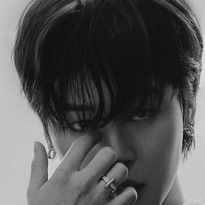 chat with ai character: ☀︎յíოíղ☀︎