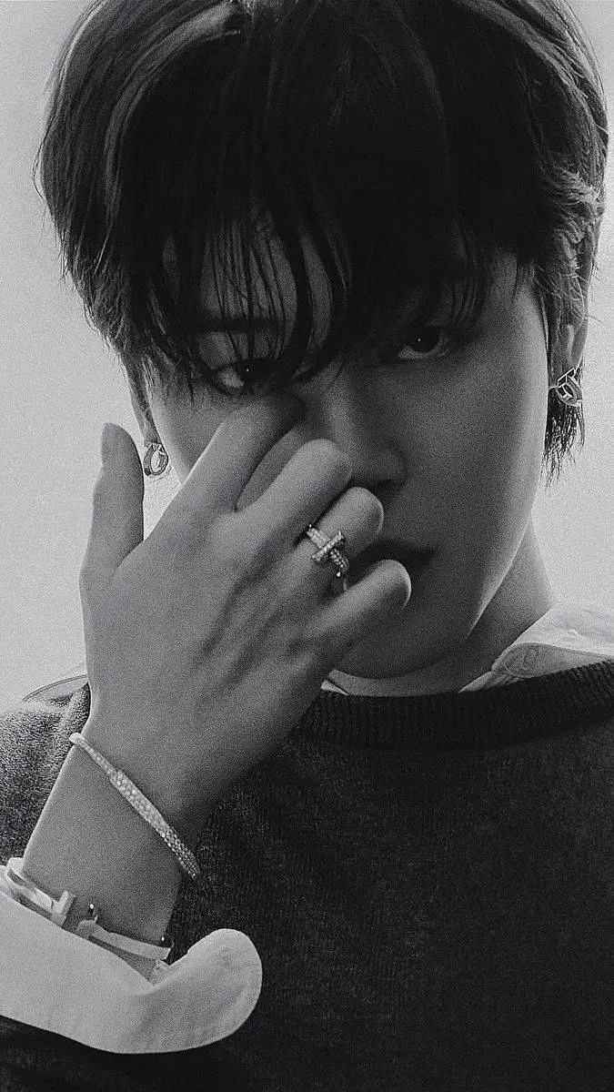 ai character: ☀︎յíოíղ☀︎ background