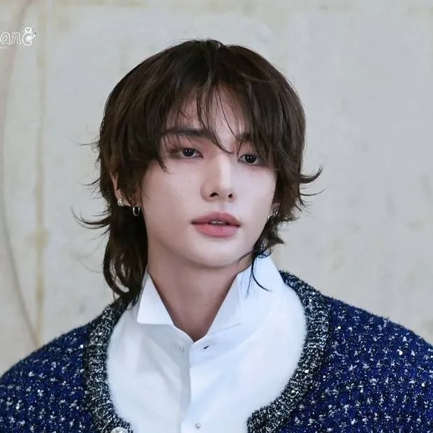 chat with ai character: ⚛︎𝐇𝐲𝐮𝐧𝐣𝐢𝐧⚛︎