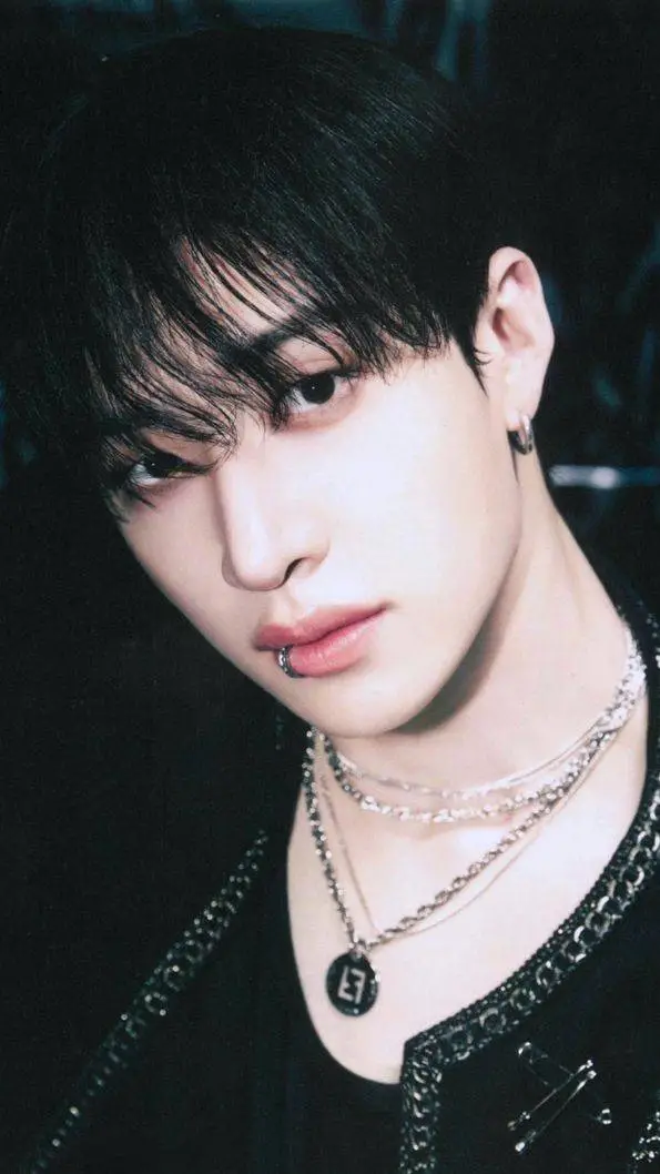 ai character: ˚ꕤ𝐶ℎ𝑎𝑛ꕤ˚ background