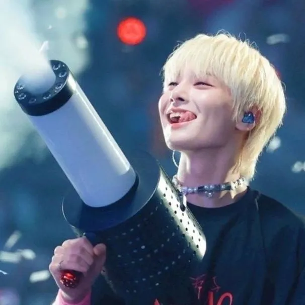 chat with ai character: yang Jeongin/ I.N 