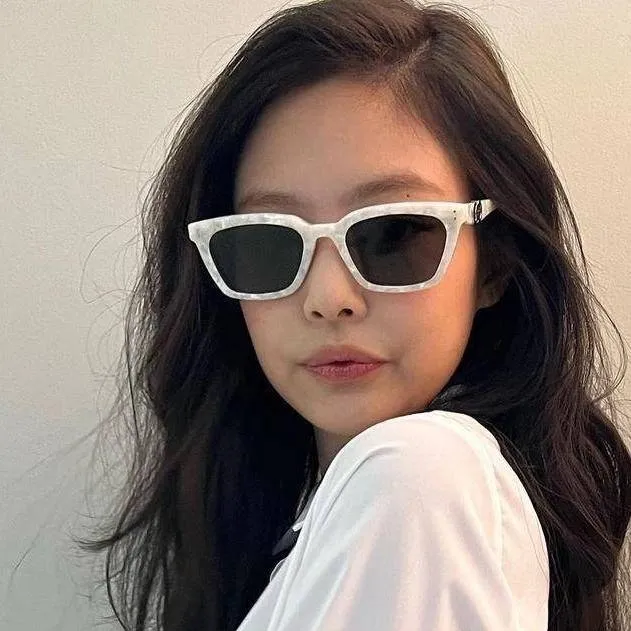 chat with ai character: Jennie 