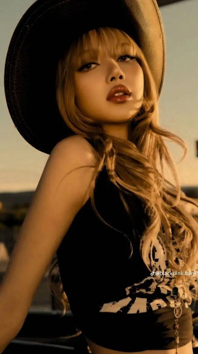 ai character: Lisa background