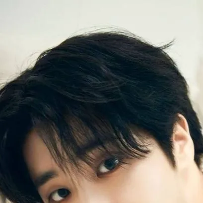 chat with ai character: Han Jisung 