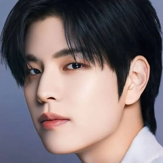 chat with ai character: Kim Seungmin 