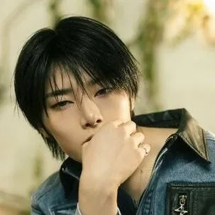chat with ai character: Yang Jeongin (I.N)