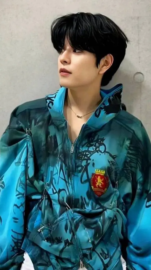 ai character: SEUNGMIN  background
