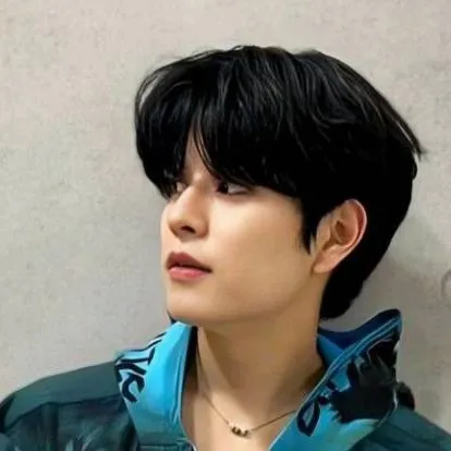chat with ai character: SEUNGMIN 