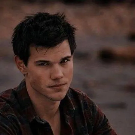 chat with ai character: Jacob Black