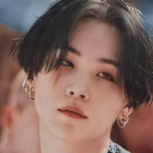 chat with ai character: Suga