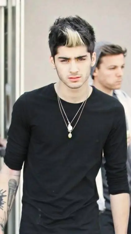 ai character: Zayn Malik background