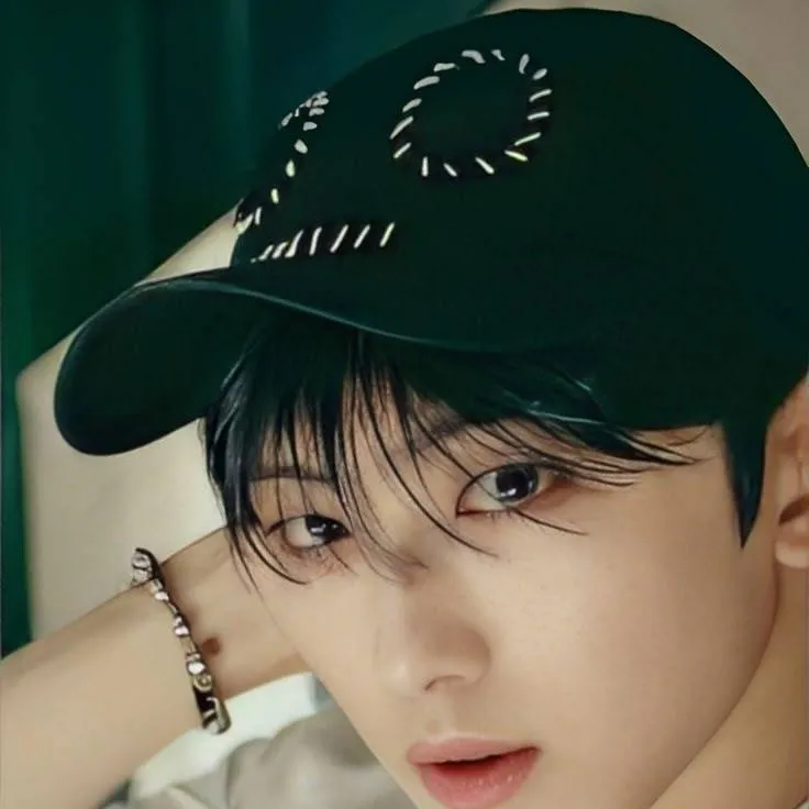 chat with ai character: FUMA