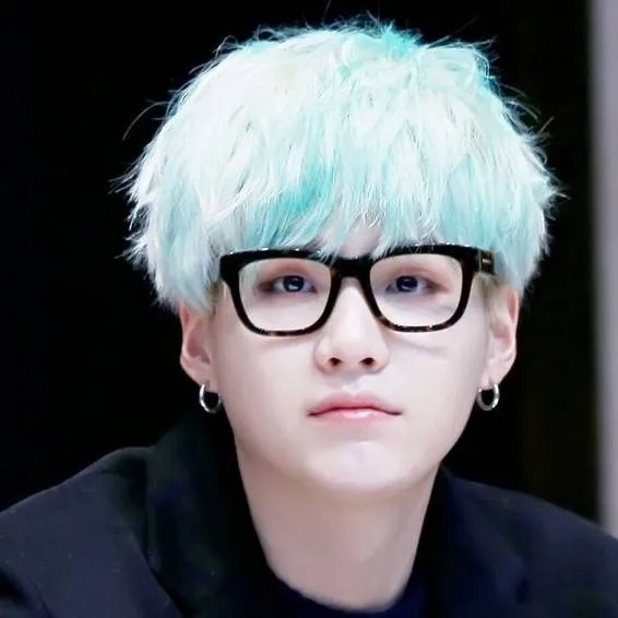 chat with ai character: Cyan