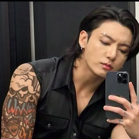 chat with ai character: Jungkook