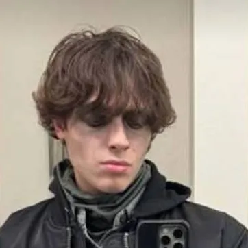 chat with ai character: The sturniolos