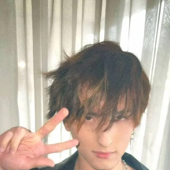 chat with ai character: aiden tu friend