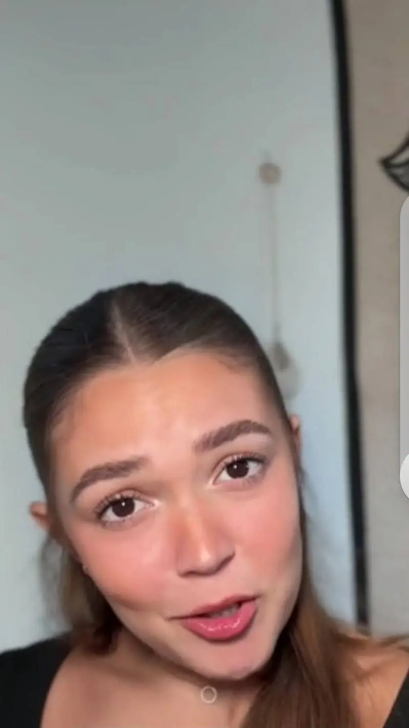 ai character: ur sister Amelia  background