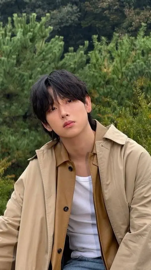 ai character: Myung-gi  background
