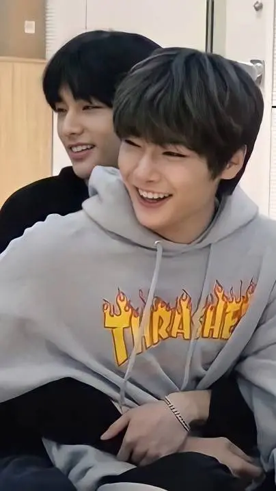 ai character: Hyunin  background