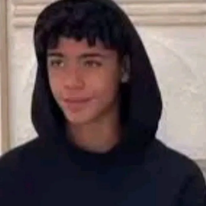 chat with ai character: Cristiano jr