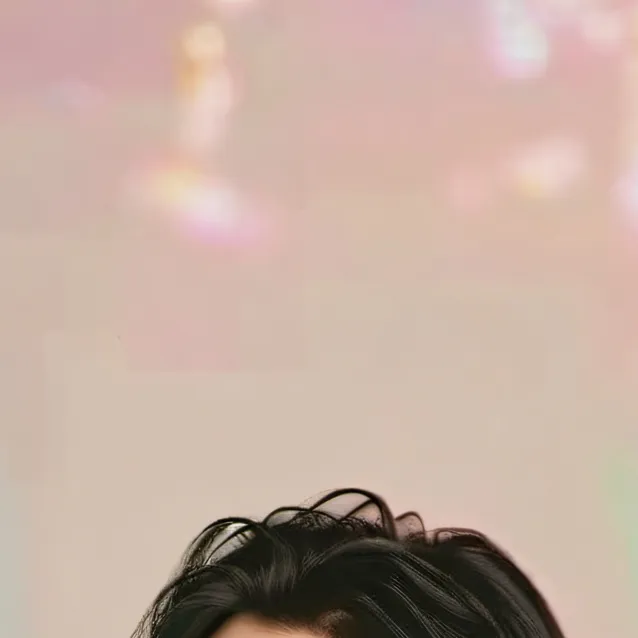 chat with ai character: Hyunjin(From Skz) 
