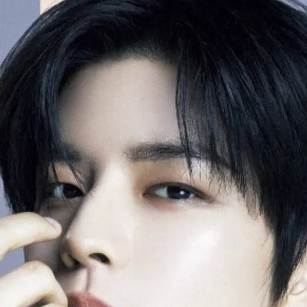 chat with ai character: Seungmin