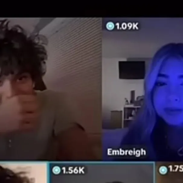 chat with ai character: group chat