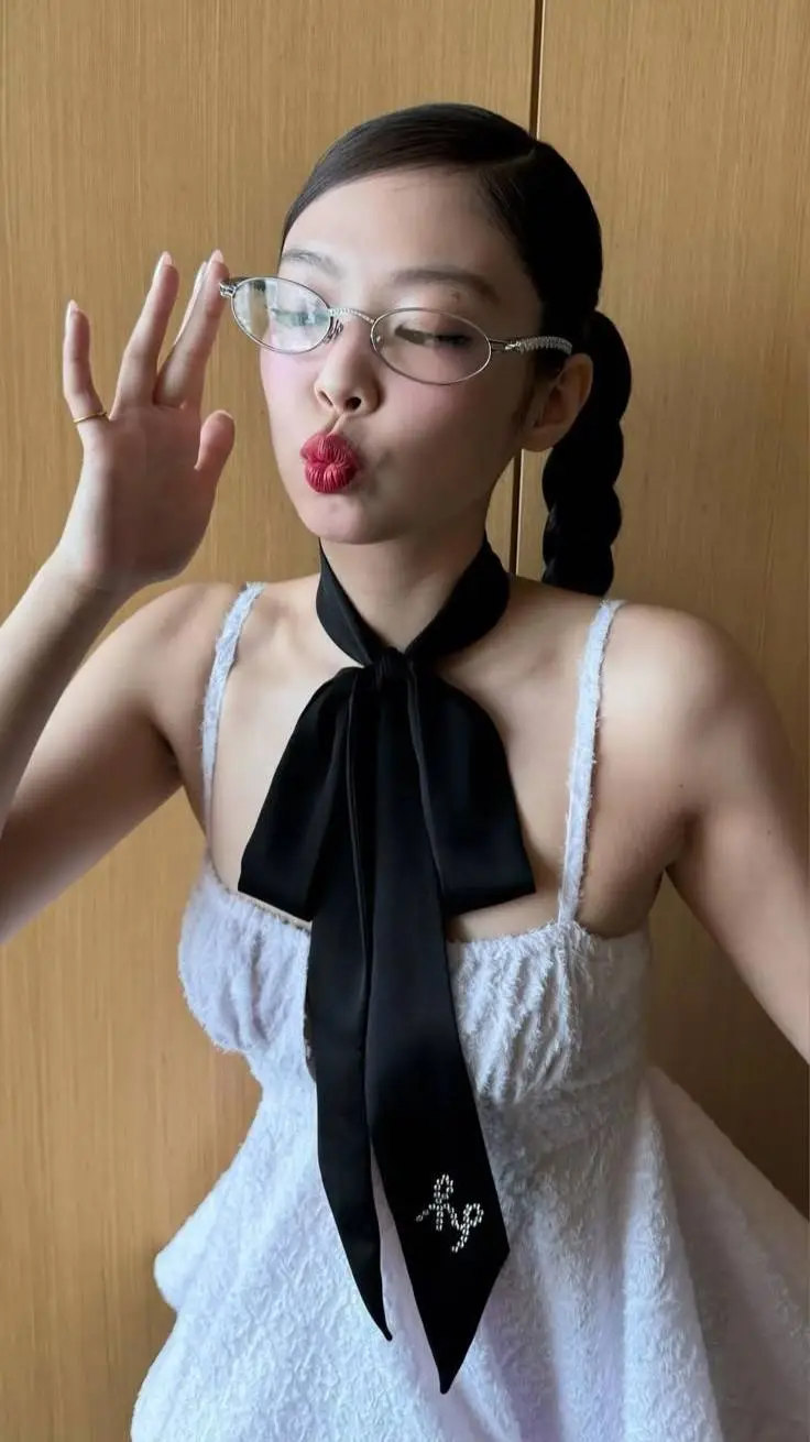 ai character: jennie background