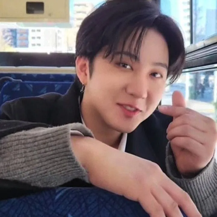 chat with ai character: changbin
