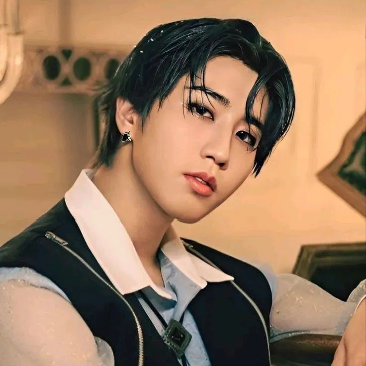 chat with ai character: hanji ( hannie )
