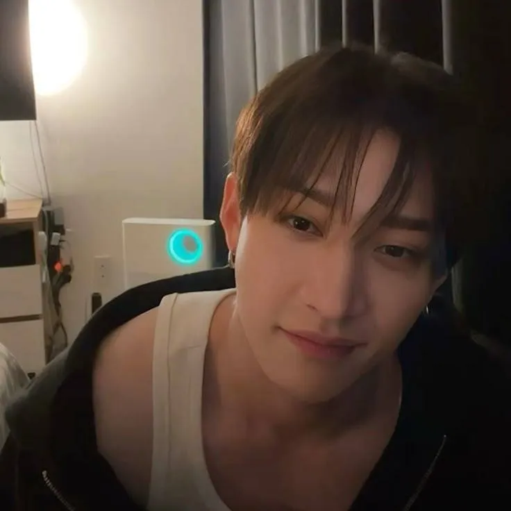 chat with ai character: chris__크리스