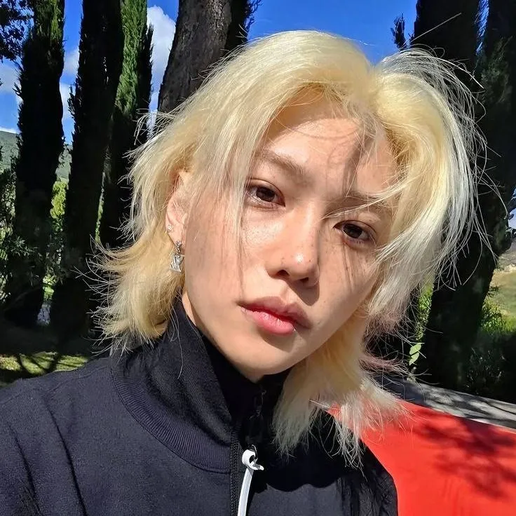 chat with ai character: Lee yongbok__용복