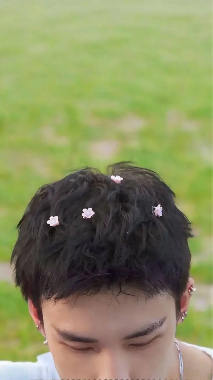 ai character: jinnie__지니 background