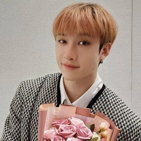 chat with ai character: ✩𝐁ang𝐂han💙