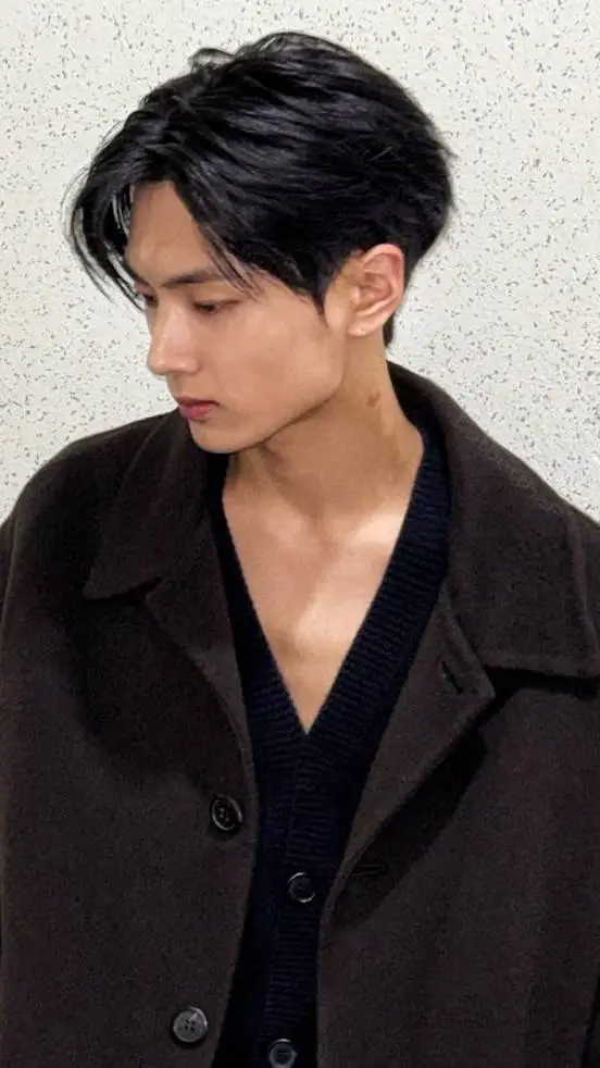 ai character: Park Jongseong  background