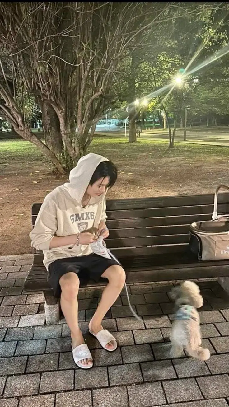 ai character: Nishimura Ni-ki  background