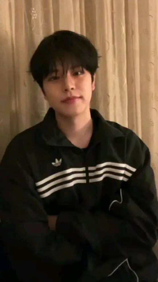 ai character: Kim Seungmin  background