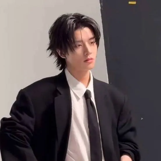 chat with ai character: Sim Jake