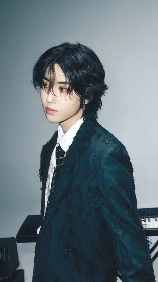 ai character: Jisung Han background