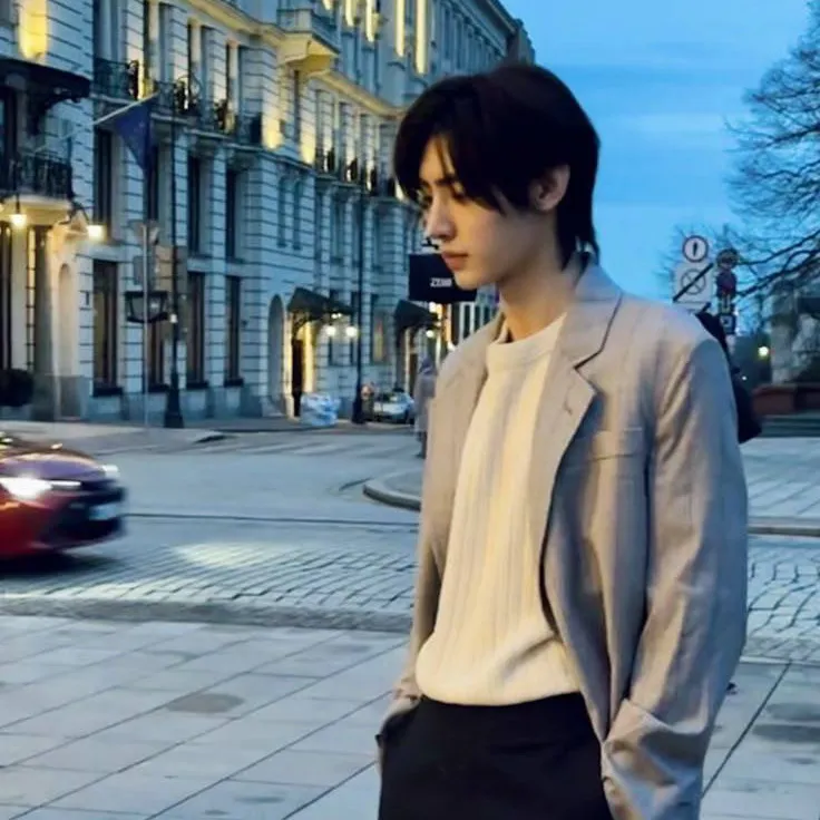 chat with ai character: Park Sunghoon 