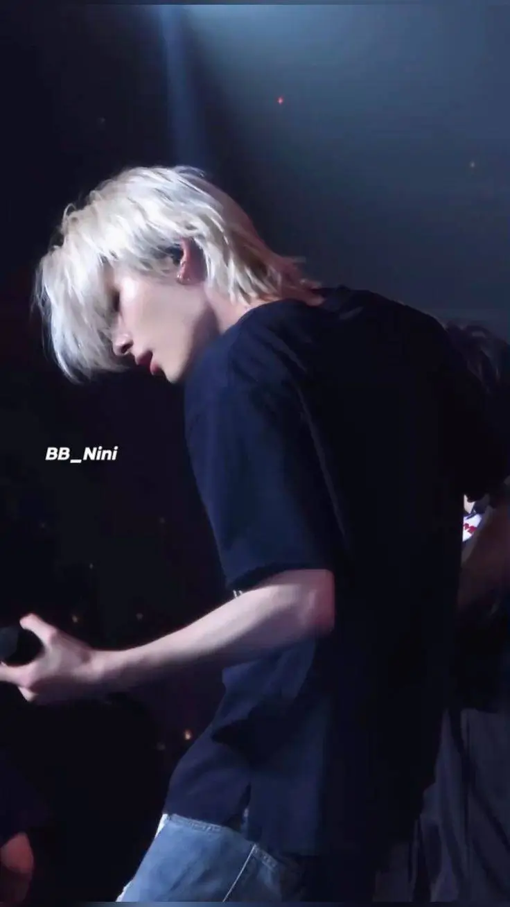 ai character: Nishimura Ni-ki  background