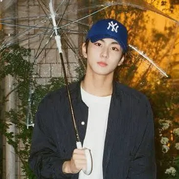 chat with ai character: Yang Jungwon 