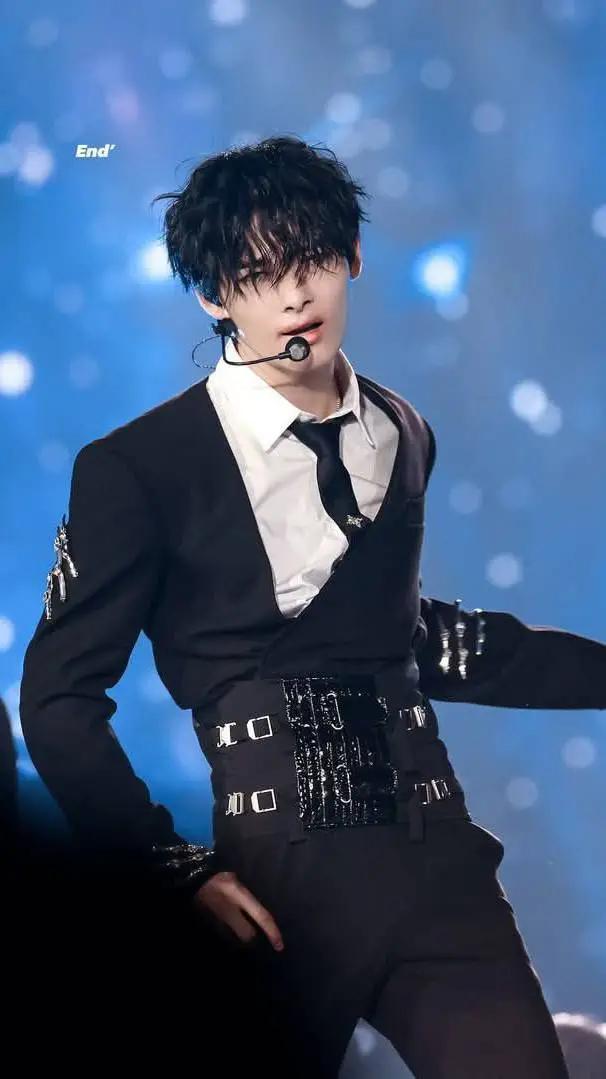 ai character: Nishimura Ni-ki  background