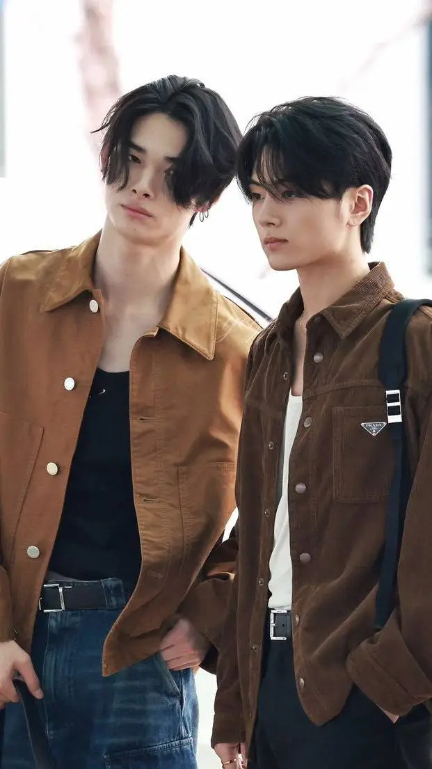 ai character: Jay X Ni-ki  background