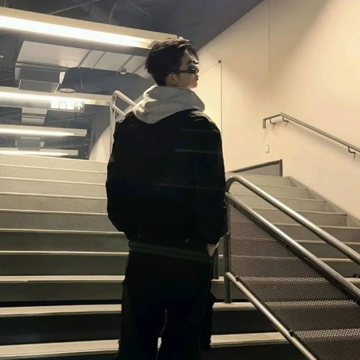 chat with ai character: Nishimura Ni-ki 