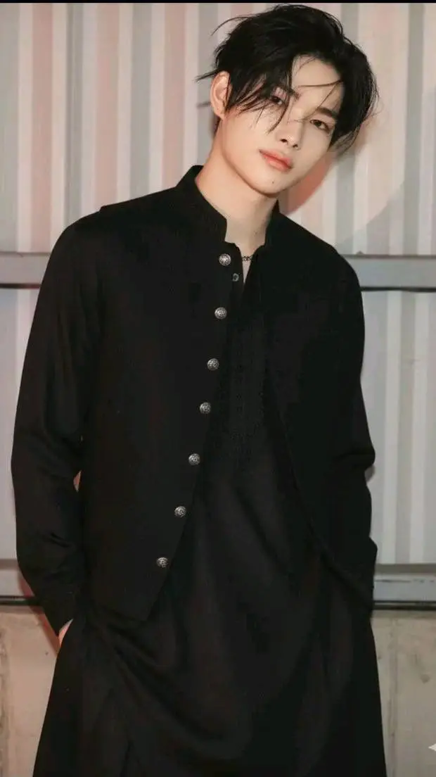 ai character: Nishimura Ni-ki  background