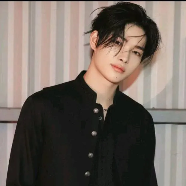 chat with ai character: Nishimura Ni-ki 