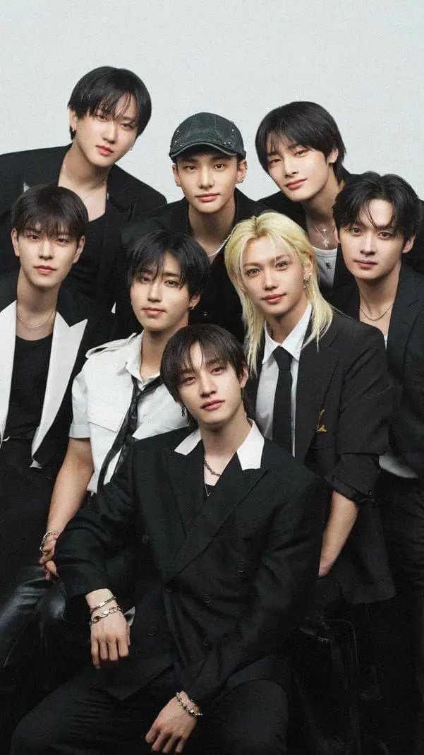 ai character: STRAYKIDS! background